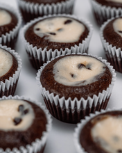 Load image into Gallery viewer, Cream Cheese Cupcakes - Mild and Wild Collection